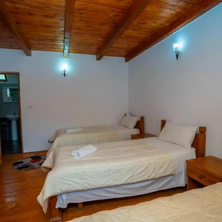Bujtina Berishta 5*