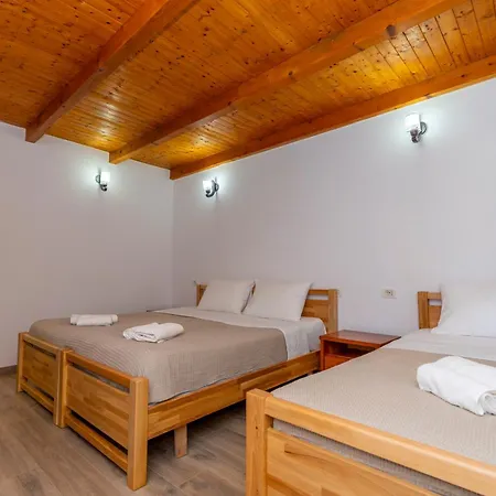 Bujtina Berishta Theth