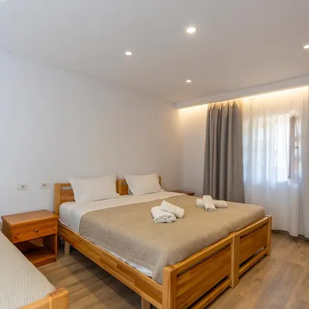 Bujtina Berishta 5*