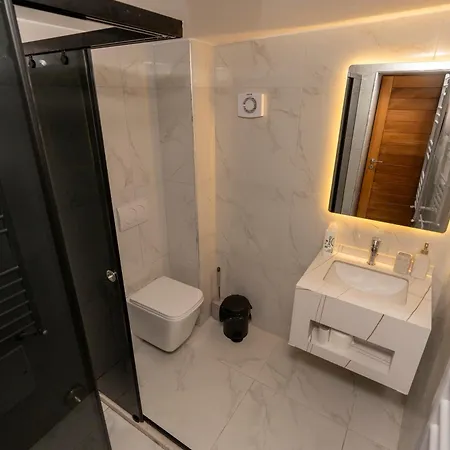 Πανσιόν Bujtina Berishta 5*