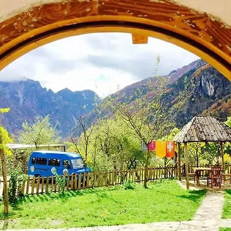 Guest house Bujtina Berishta 5*