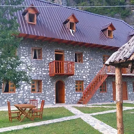 Guest house Bujtina Berishta 5*