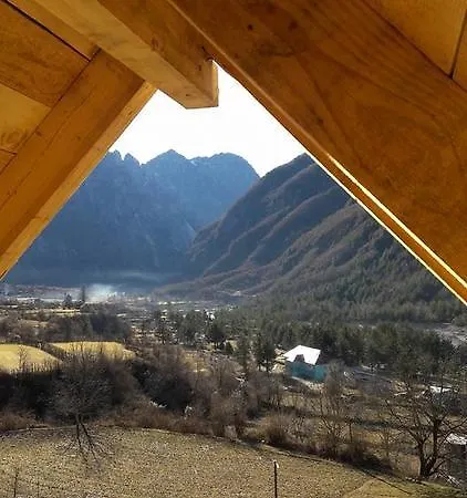 Bujtina Berishta 5*