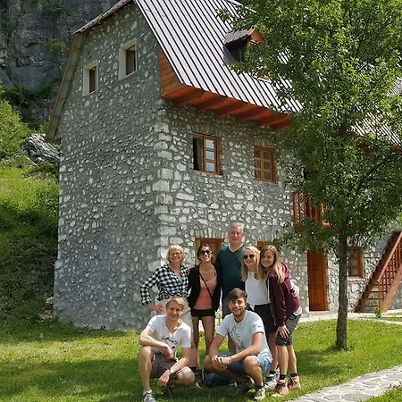 Bujtina Berishta Guest house