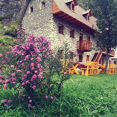 Bujtina Berishta Guest house Theth